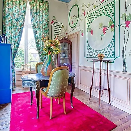 Vintage With Garden Отель