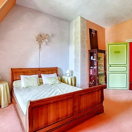 Отель Vintage With Garden 3*