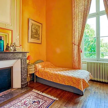 Отель Vintage With Garden 3*