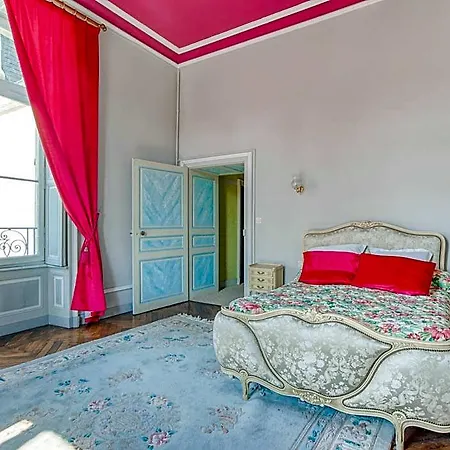 Vintage With Garden Отель 3*