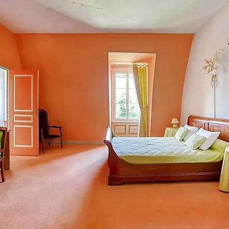 Отель Vintage With Garden